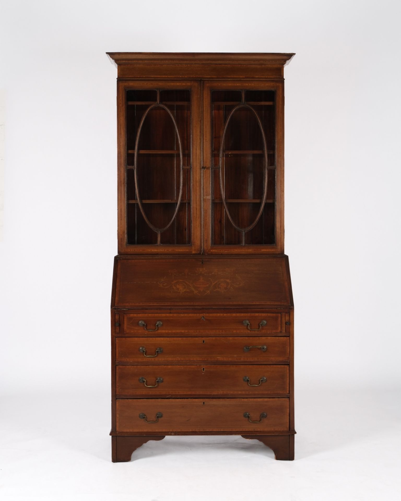 Aufsatzsekretär, England, 1. Hälfte 20. Jh., Mahagoni, zweiteiliger Korpus, das Unterteil auf Konso