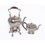 Teekanne, Heißwasserkessel auf Rechaud, Silber 925, London, 1925, Crichton & Co. Ltd, Kürbisform, v