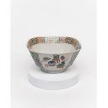 Schale, China, Kangxi, 1662-1722, Porzellan, famille verte, auf Standring die oktogonale Wandung, v