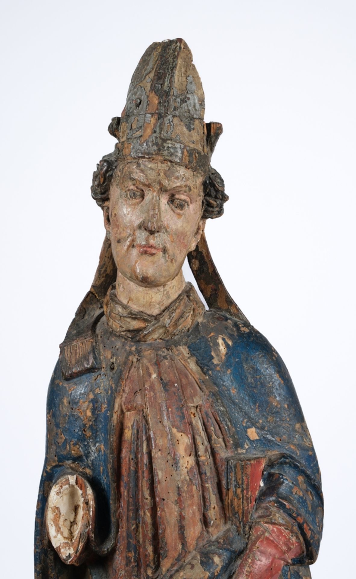 "Heiliger Bischof", Salzburg oder Tirol um 1450, Holz, dreiviertelrund geschnitzt, farbig gefasst,  - Bild 4 aus 6