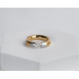 Ring, 18kt Gelbgold/Weißgold, Diamant, Herzschliff, ca. 1.05 ct., vvs2, ca. 18.1 g, RM 56