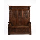 Truhenbank der Neorenaissance, Historismus, 2. Hälfte 19. Jh., Eiche, dreisitziger Bankkorpus mit a