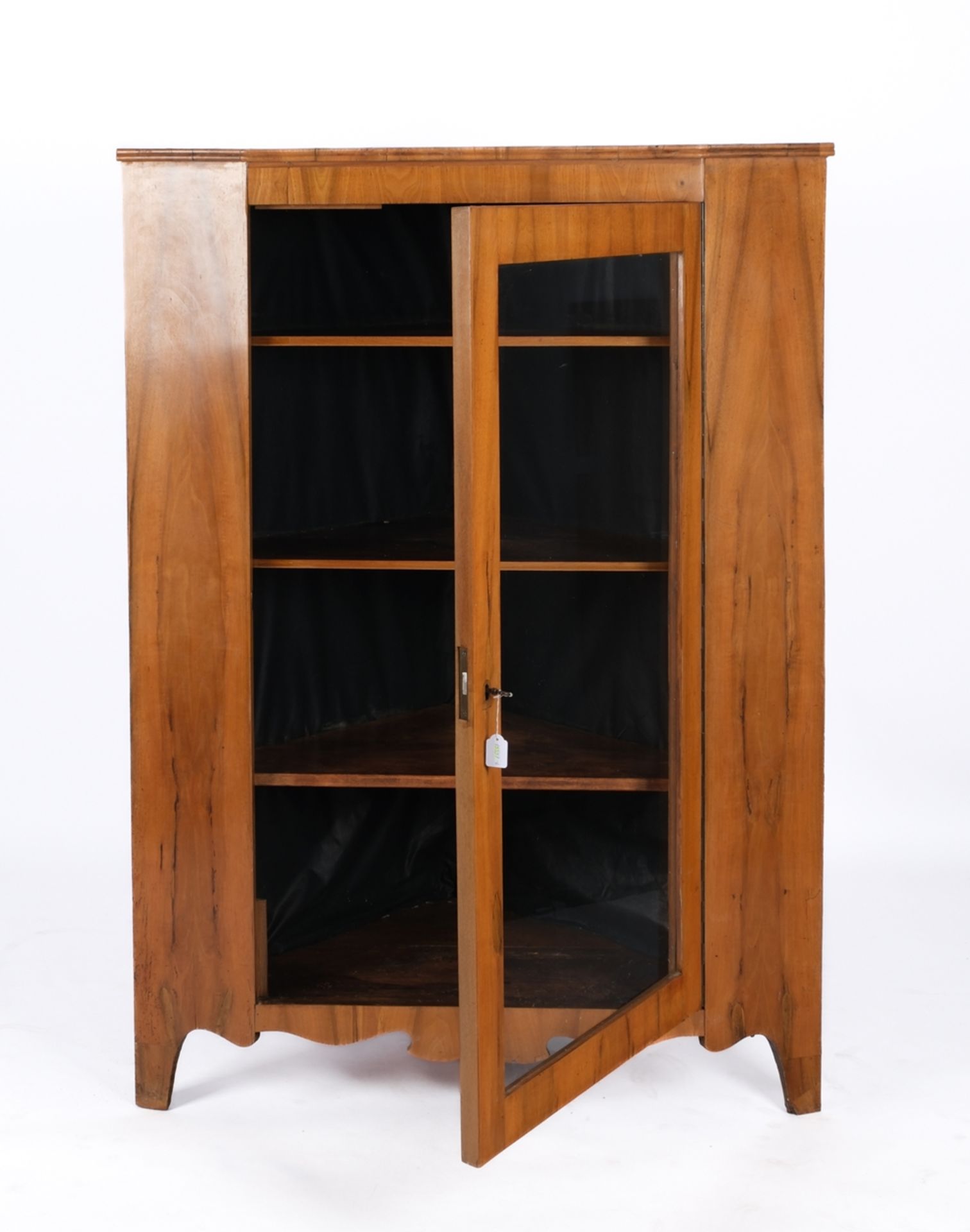 Eckvitrine, 1. Hälfte 19. Jh., Nussbaum furniert, eintüriger Korpus mit geschweift gesägter Zarge,  - Bild 2 aus 3