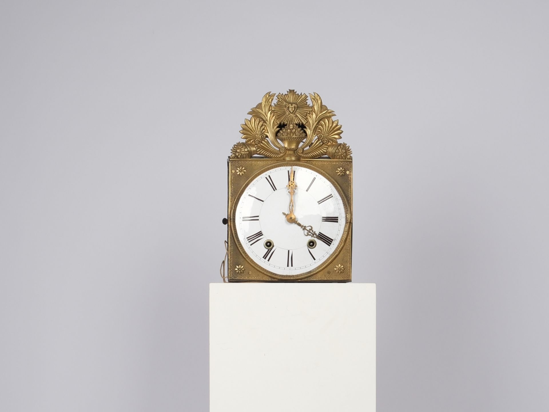 Comtoise, Frankreich, 18./19. Jh., Schlag auf Glocke, Faltpendel, zwei Gewichte