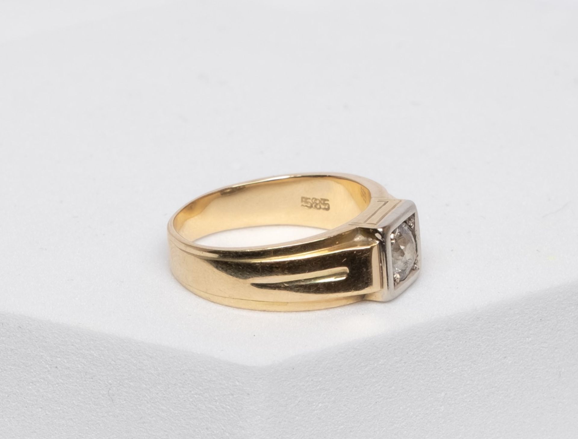 Solitär-Ring, 14kt Gelbgold, 1 Altschliffdiamant ca. 0.50 ct., 7.5 g, RM 56 - Bild 2 aus 3