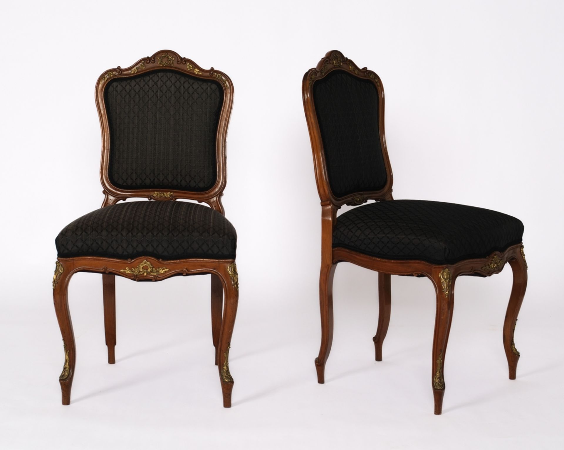 Sitzgarnitur im Dresdner Barock-Stil, um 1900, Nussbaum geschnitzt, beinhaltet eine gepolsterte Sit - Bild 4 aus 10