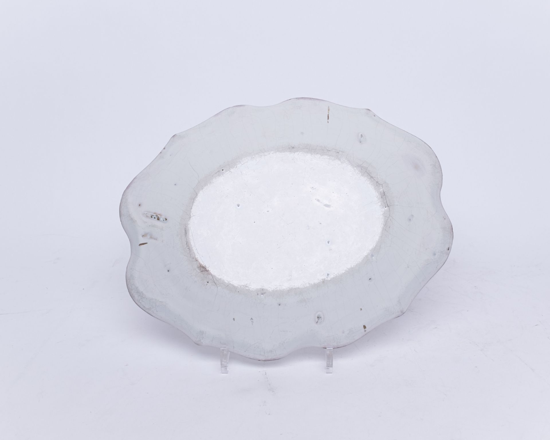 Teller, 2 Platten, Straßburg, um 1735-48, Paul Hannong, ungemarkt, Fayence, passige Formen, polychr - Bild 3 aus 7