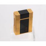 S T Dupont, Feuerzeug, Paris, Modell Initial Diagonal, vergoldet, Laque de Chine, num. "CTAA73", Ge