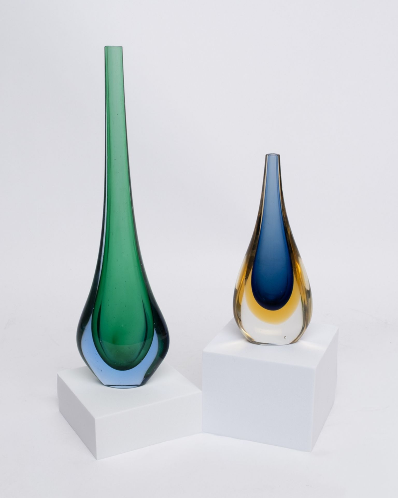 2 Schalen, 6 Vasen, Glas, 4x Holmegaard, 1x Riihimäen, verschiedene Ausführungen, meist farbig, 5.5 - Bild 2 aus 4