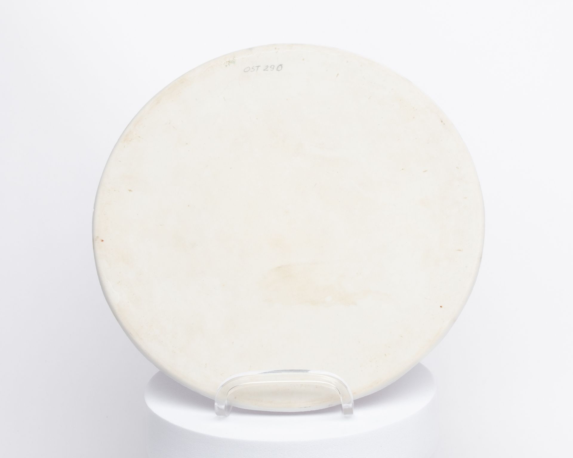 Porzellanplakette, China, 20. Jh., famille rose, ein Baum mit Granatäpfeln sowie Chrysanthemen und  - Bild 2 aus 2