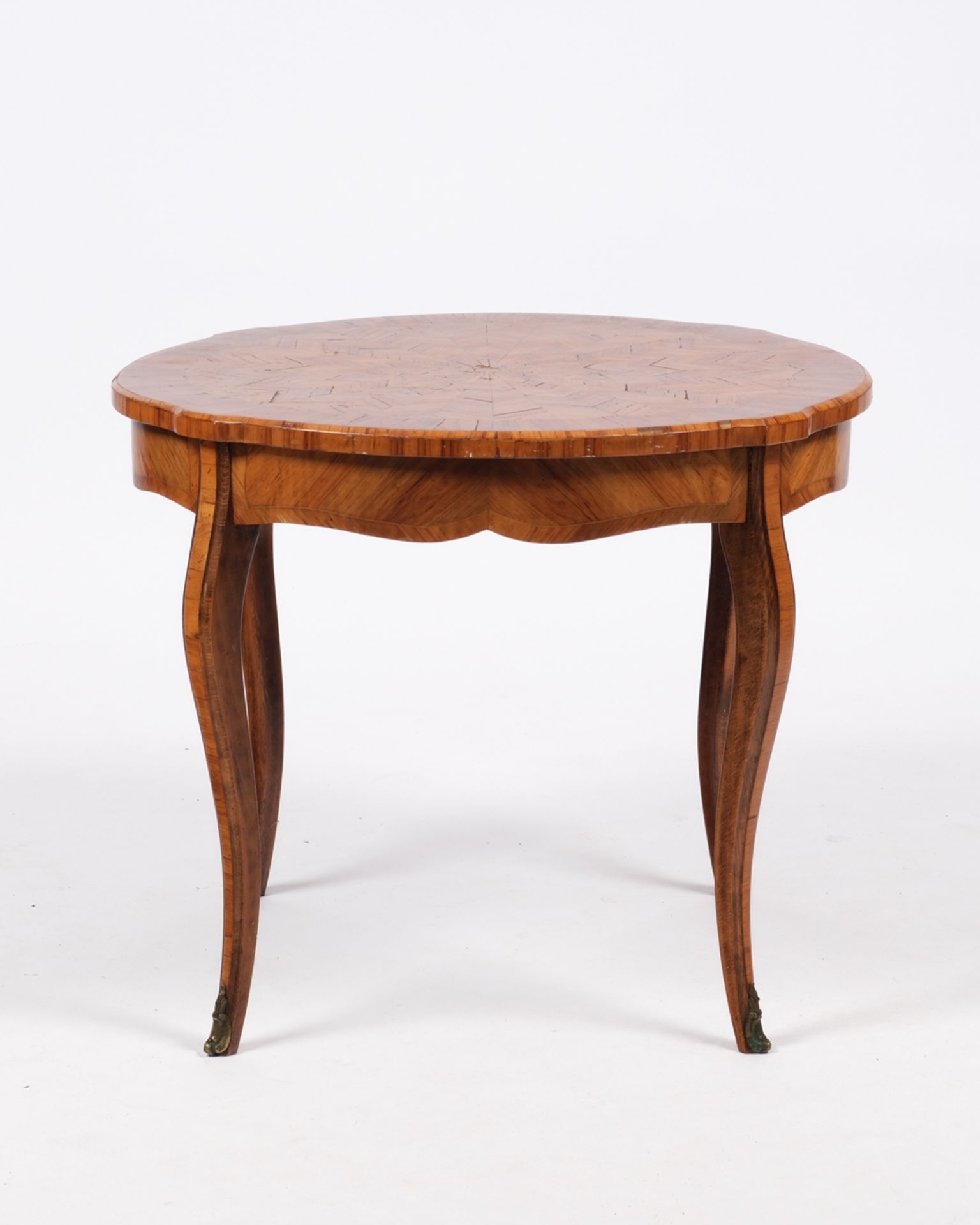 Barockes Salontischchen, 19. Jh. oder früher, feine Marketerie in Rosenholz auf Eiche, runde Platte