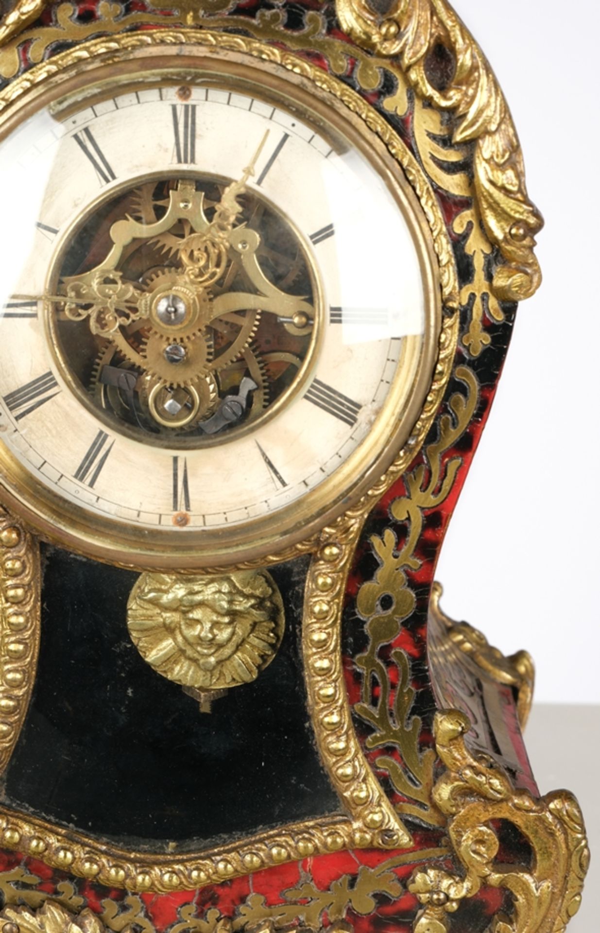 Kaminuhr, Stil Louis XV, Frankreich, Ende 19. Jh., eingezogenes Gehäuse im Boulle-Stil, Applikation - Bild 2 aus 5