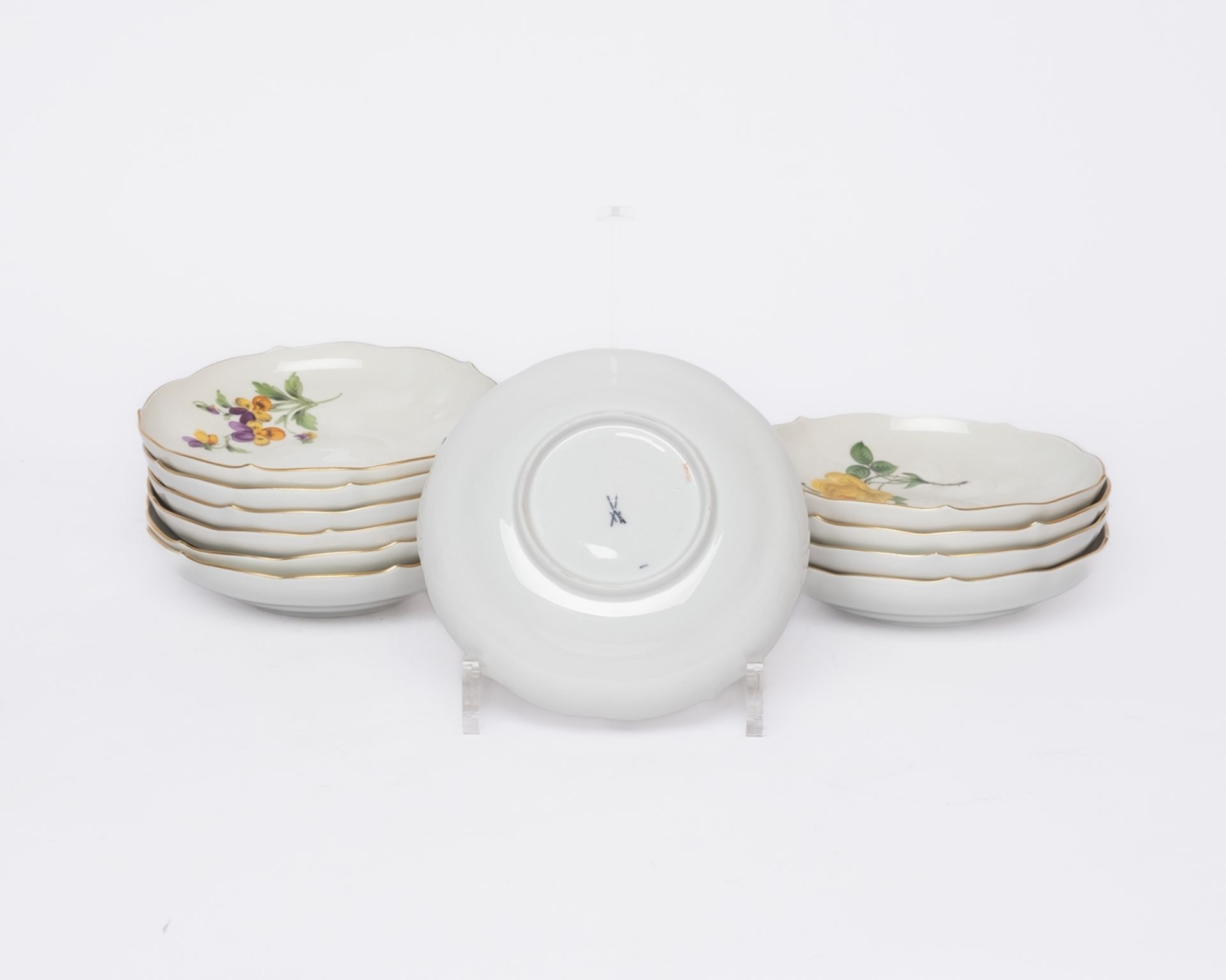 Kaffeeservice, 41-tlg., Meissen, Schwertermarke, 2. Wahl, Blume 1, u.a. gelbe und rote Rose, Goldra - Bild 7 aus 16