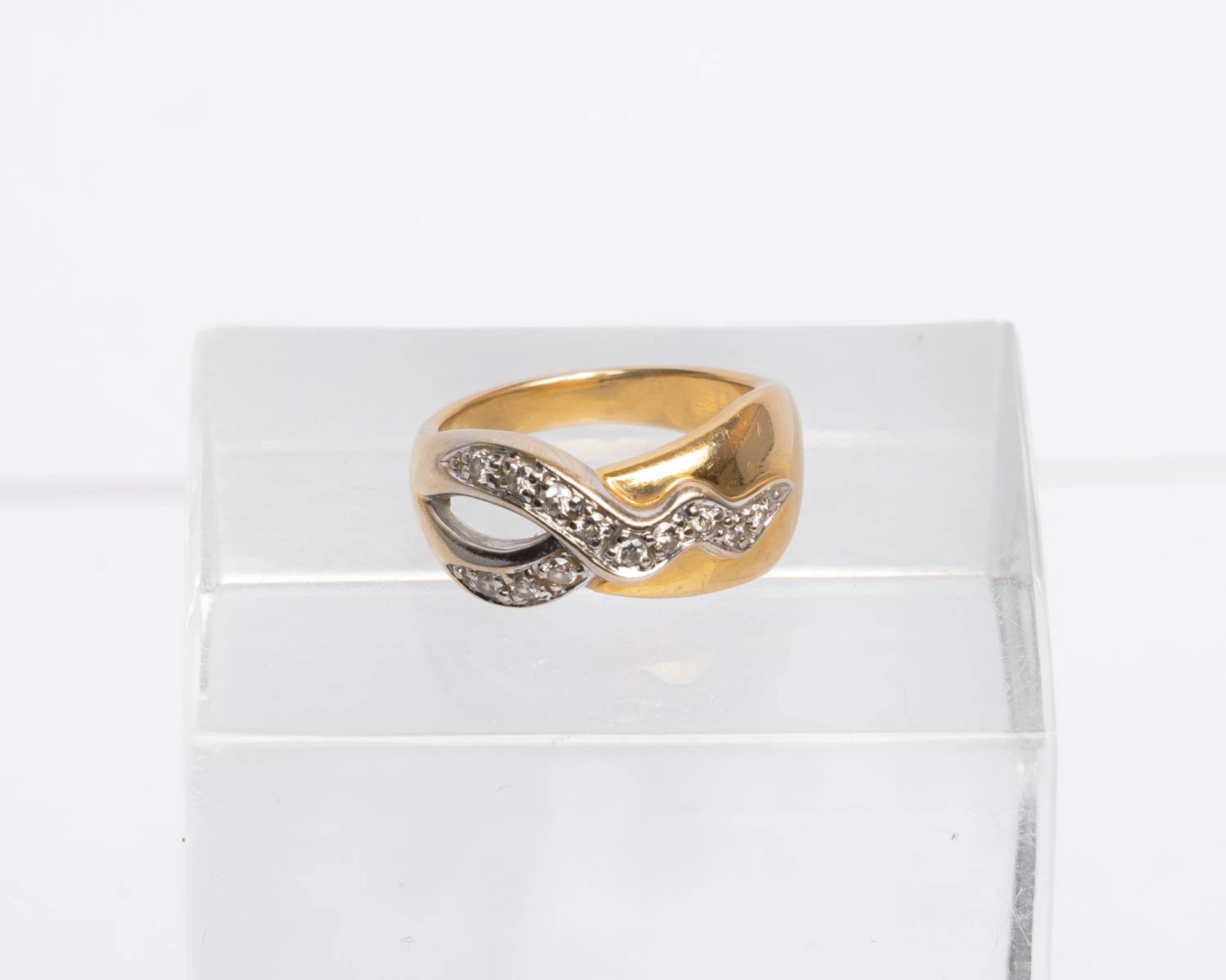 Ring, Carl Bucherer, 18kt Gelbgold/Weißgold, kleine Brillanten, ca. 7.4 g, RM 55