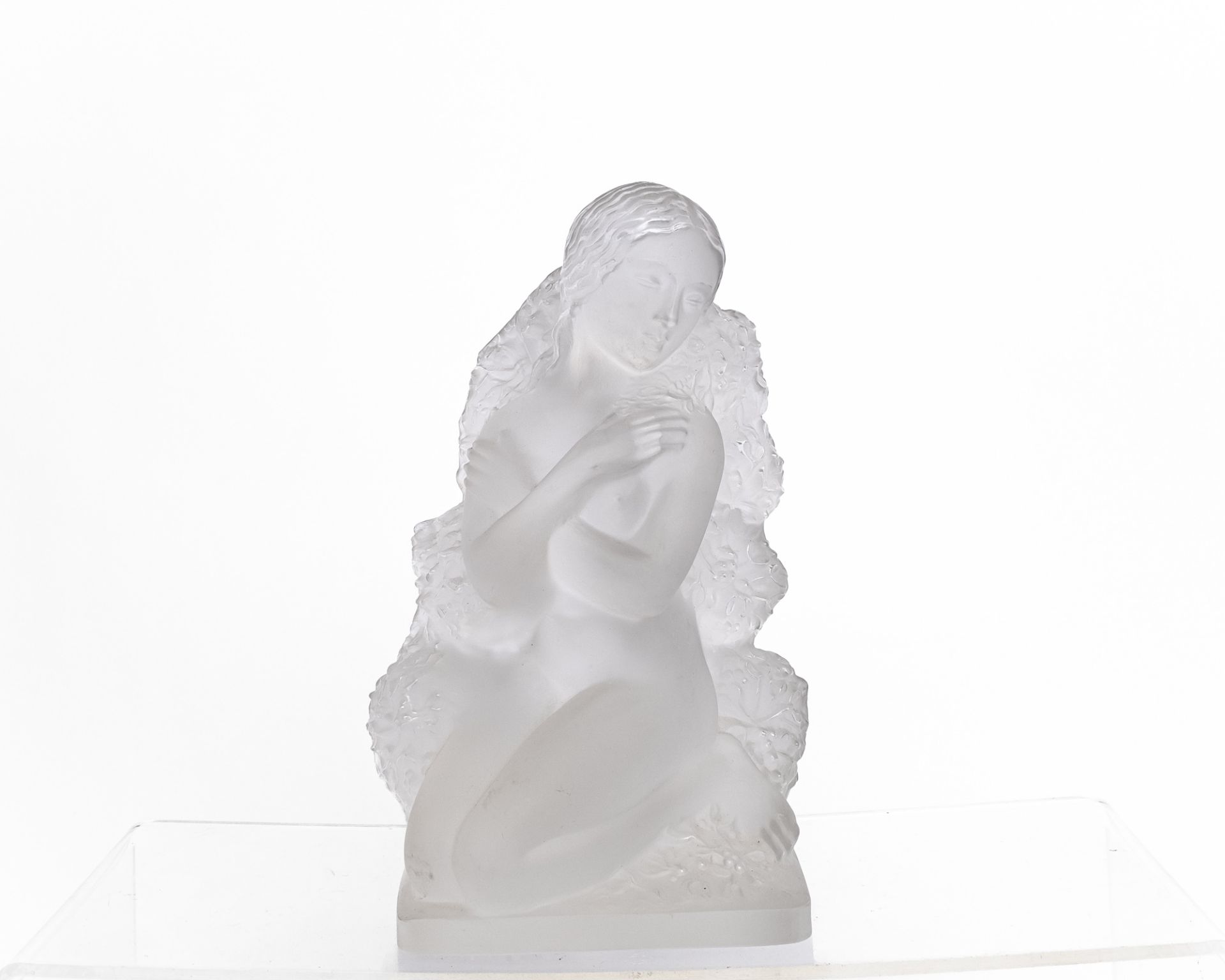 Glasfigur, "Hiver surtot quatre saisons", Lalique, farbloses Glas, teils mattiert, frierender weibl