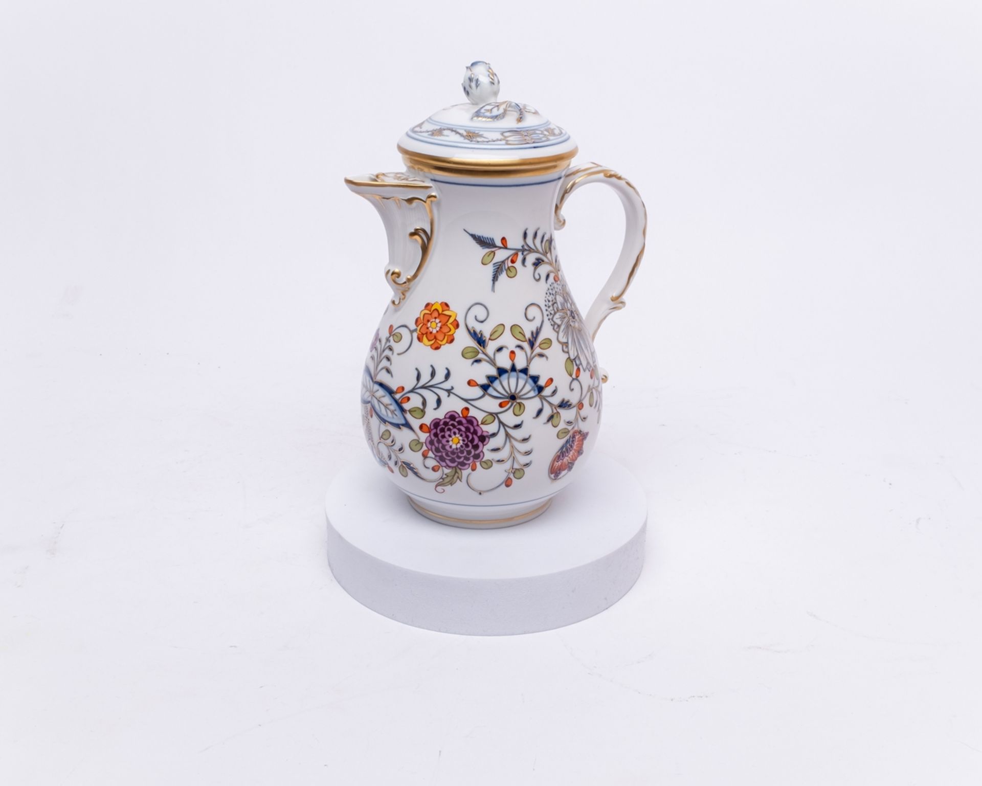 Kaffeeserviceteile, 11-tlg., Meissen, Schwertermarke, 1./2. Wahl, Zwiebelmuster, bunt, Goldrand: Ka - Bild 11 aus 13