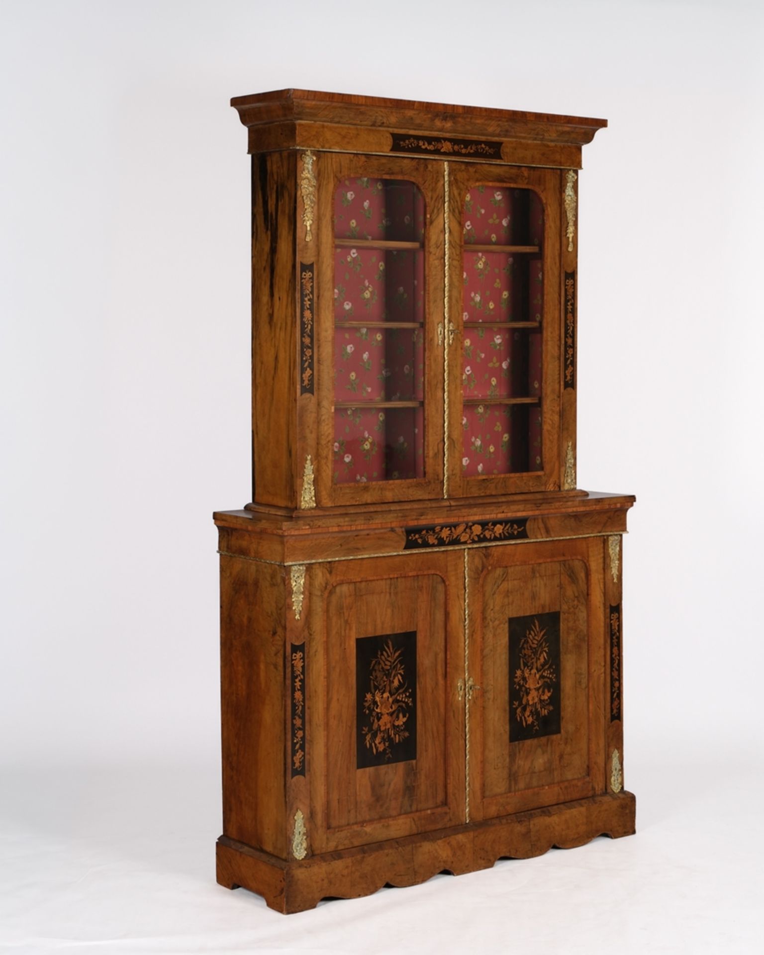 Napoleon III-Aufsatzvitrine, Frankreich, um 1850, Nussbaum oder Palisander furniert, zweiteiliger K - Bild 3 aus 5
