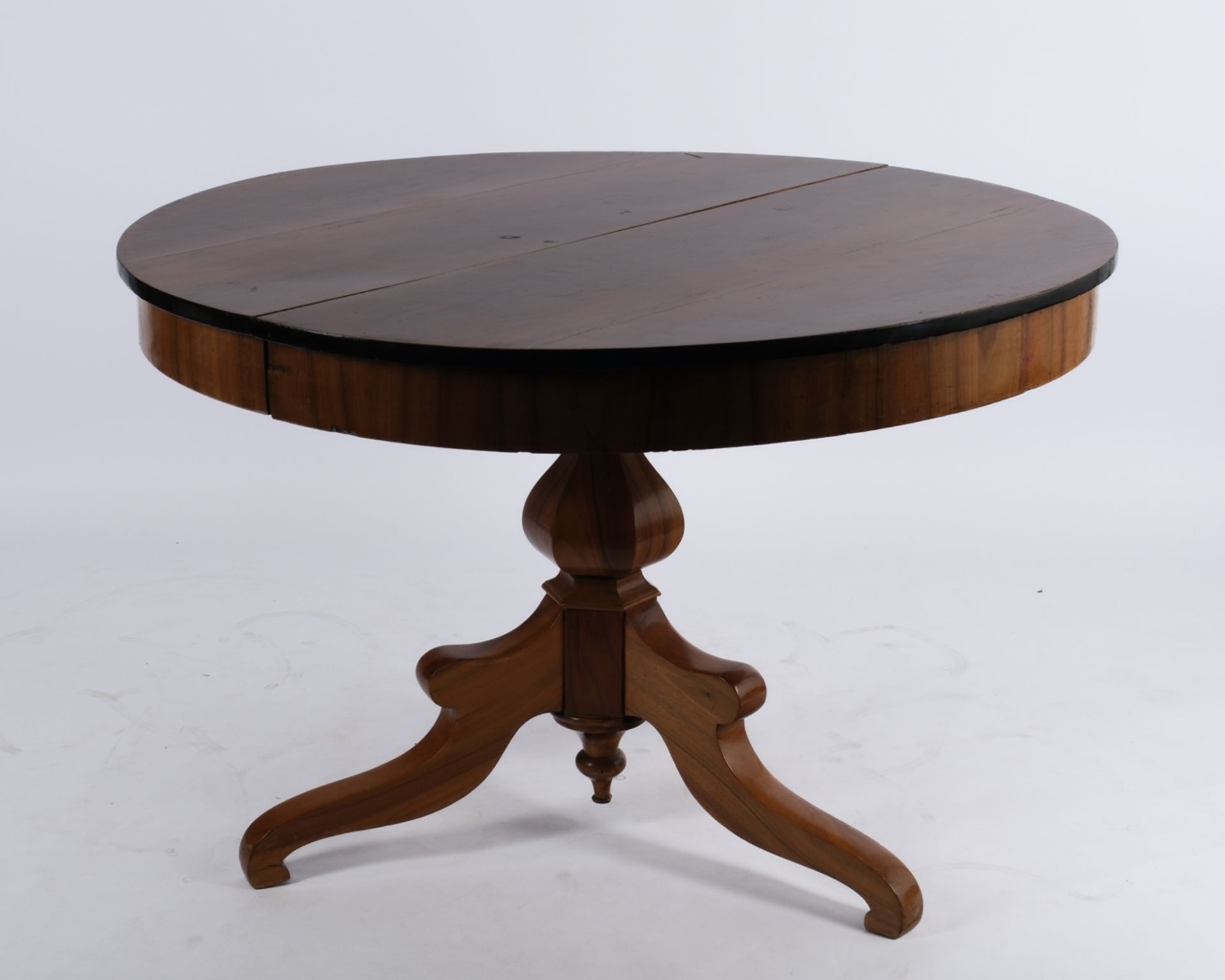 Runder Ausziehtisch, Biedermeier, 19. Jh., Marriage aus älterer Platte und jüngerem dreipassigen Ge - Bild 2 aus 5