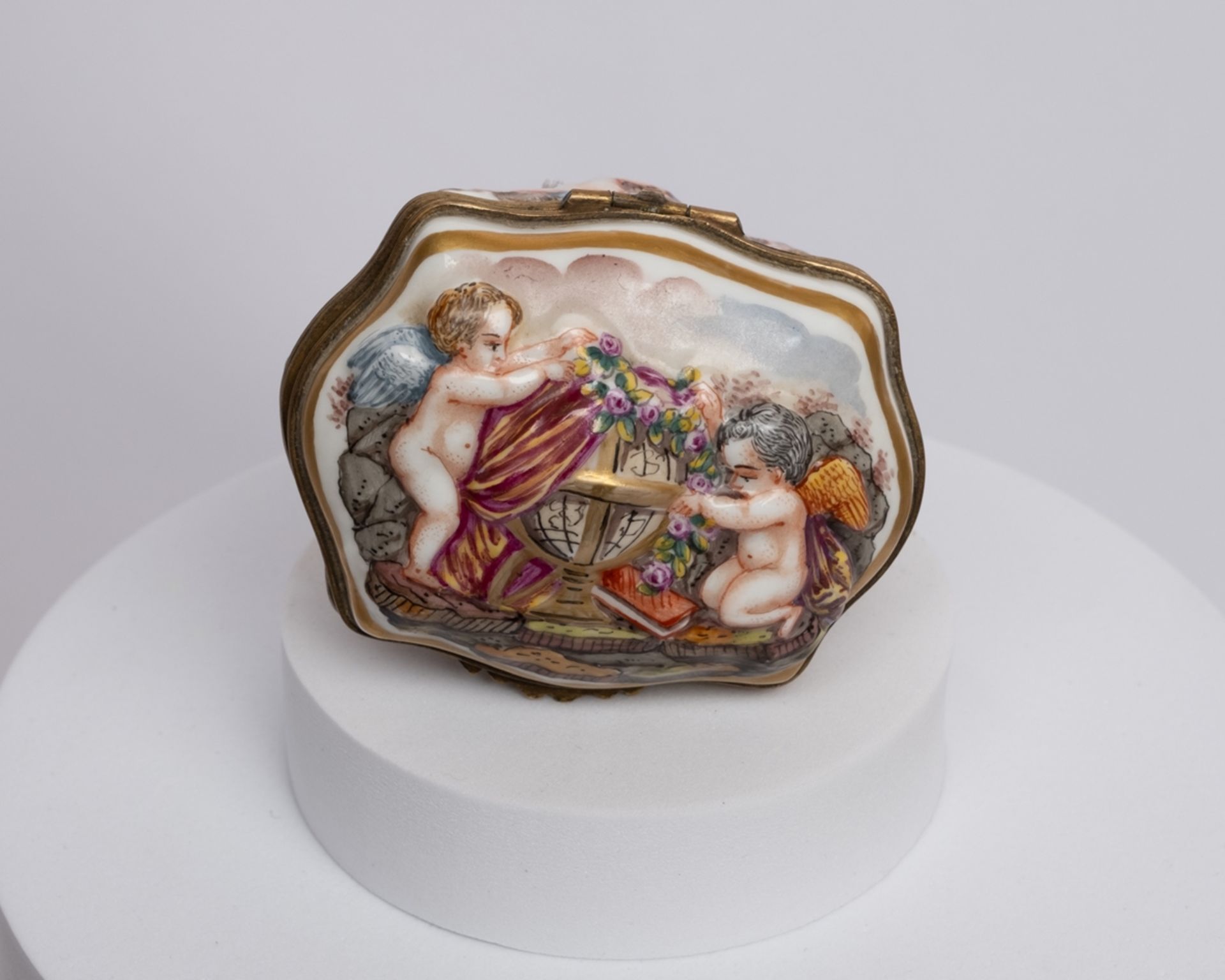 2 Tabatièren, Ernst Bohne Söhne, Rudolstadt, verschieden, reliefierte Puttendekore, polychrom und g - Bild 3 aus 10