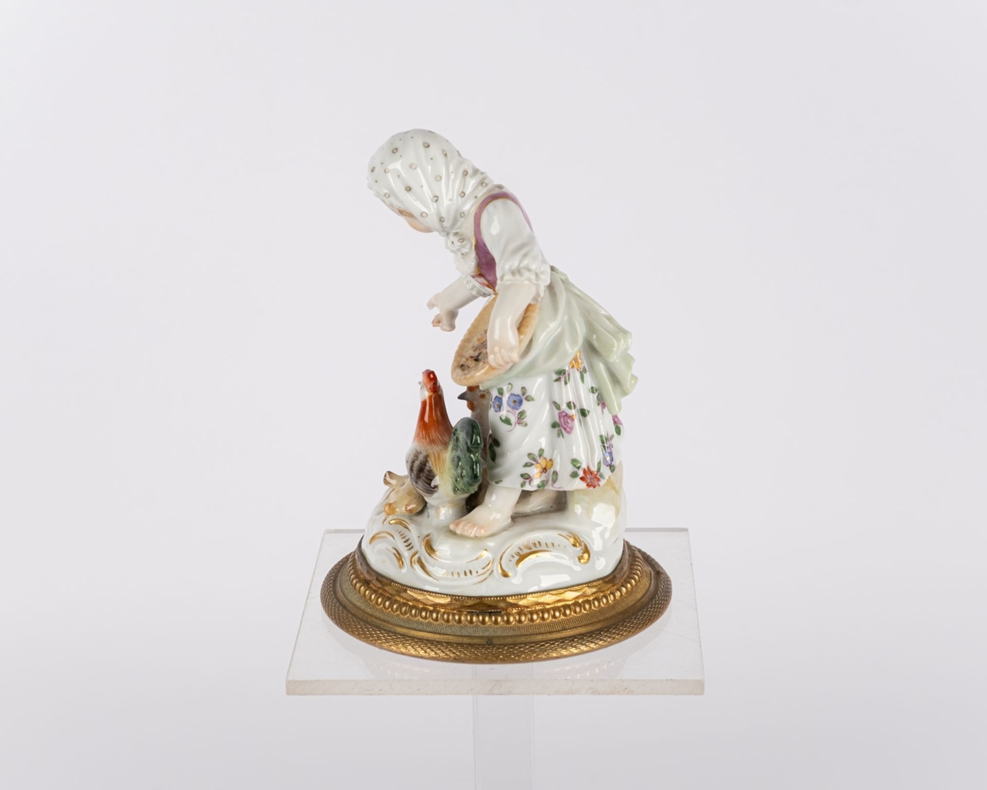 Porzellanfigur, "Mädchen, Hühner fütternd", Meissen, Schwertermarke, 1850-1924, 1. Wahl, Modellnumm - Bild 2 aus 5