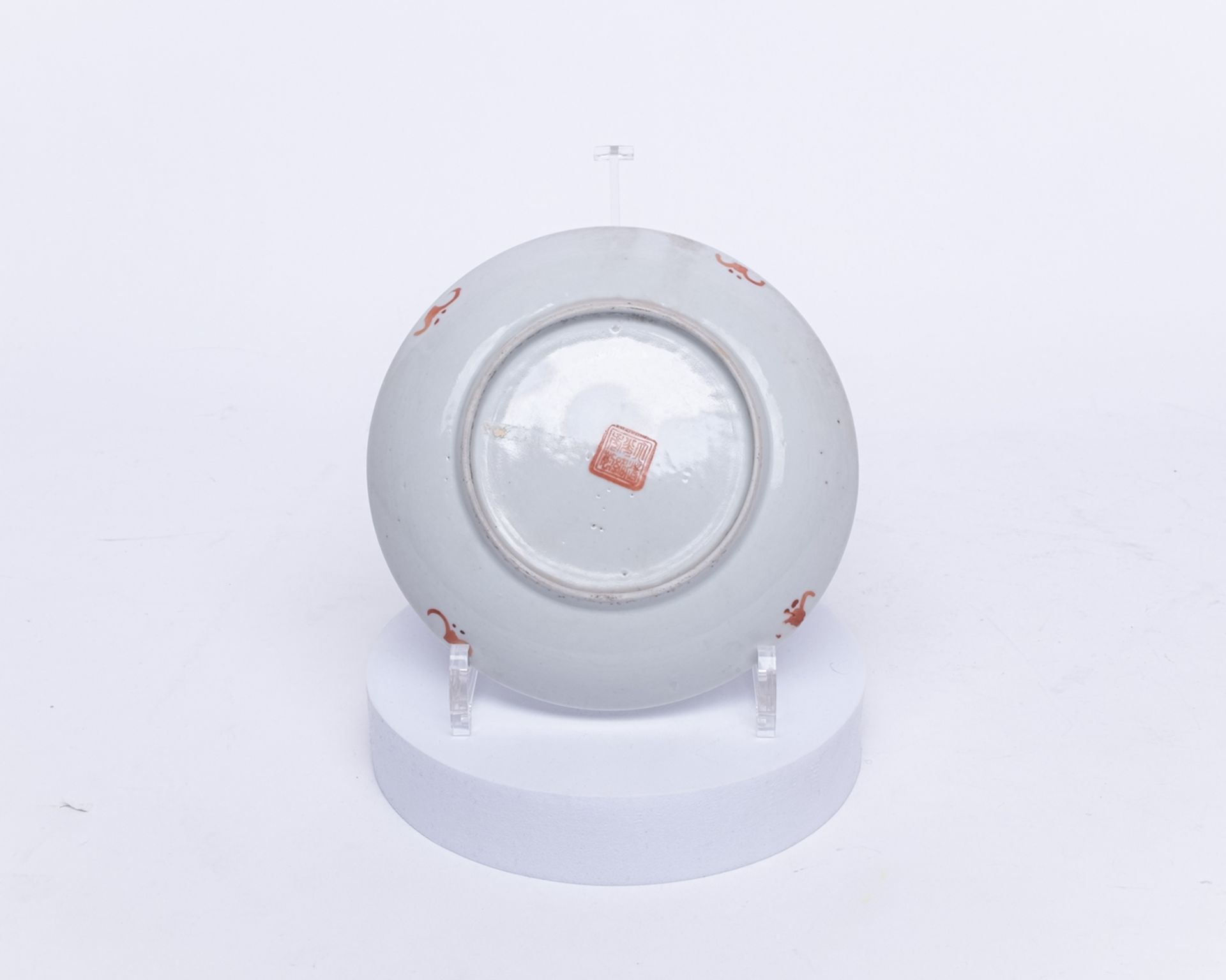 4 Teller, China, 19. Jh., Porzellan, famille rose, verschiedene Blütendekore, 3x am Boden umseitig  - Bild 5 aus 7