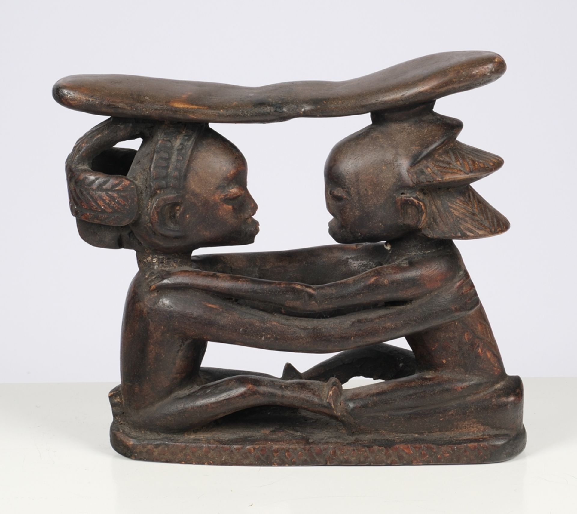 Nackenstütze, Luba, Kongo, Afrika, Holz, dunkelbraun patiniert, figural, 26.5 x 28.5 x 8 cm. - Bild 3 aus 4