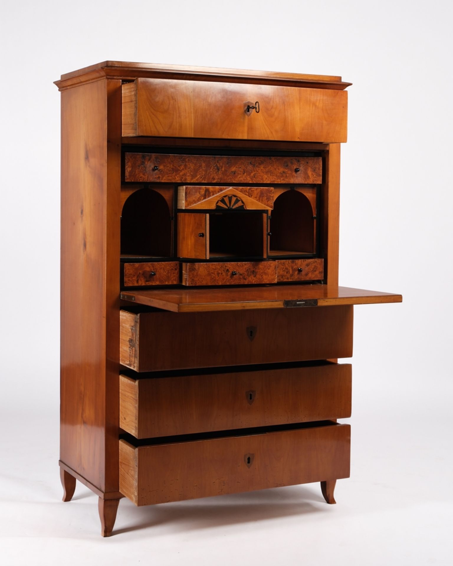Biedermeiersekretär, süddt., um 1825, Kirschbaum furniert auf Weichholz, hochrechteckiger Korpus mi - Bild 4 aus 6
