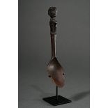 Ifugao Löffel mit figürlichem Griff, Luzon, Philippinen, Holz, H. 20,5cm, Provenienz: Slg. Plaga, I