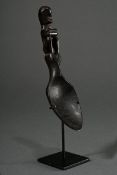 Ifugao Löffel mit figürlichem Griff, Luzon, Philippinen, Holz, H. 19,5cm, Provenienz: Slg. Plaga, I