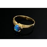 Schmaler Gelbgold 750 Ring mit intensivblauem Opal Cabochon und seitlichen Brillanten (zus. ca. 0.0