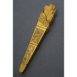 Empire Briefbeschwerer "Amors Pfeilköcher", feuervergoldete Bronze, um 1810/1820, L. 18,5cm