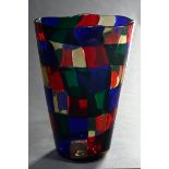 Konisch zylindrische Venini "Pezzato" Vase mit bunten verschmolzenen Plättchen aus rotem, grünem, b