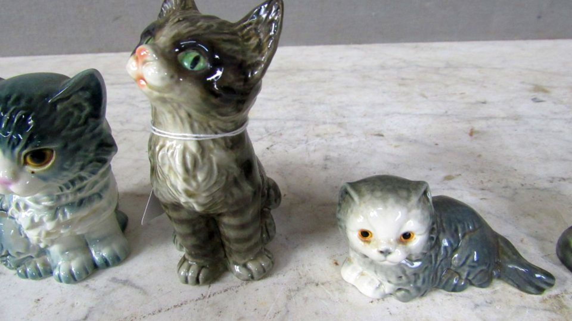 6 Porzellanfiguren Goebel Katzen von - Bild 3 aus 7