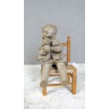 Figur Mutter mit Kinder auf Stuhl 21cm