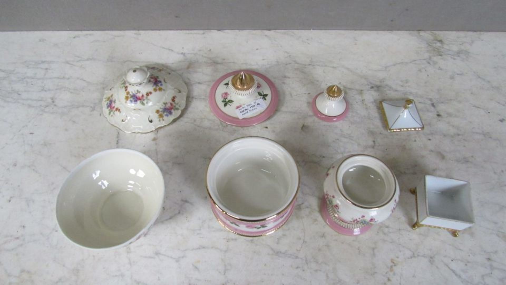 4 Porzellandeckeldosen von 9,5 - - Bild 7 aus 9