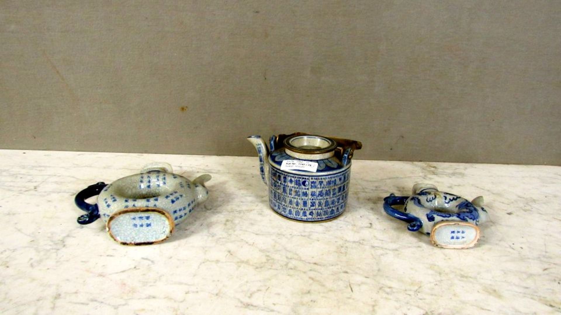 3 Asiatische Porzellankannen teilweise - Bild 6 aus 7