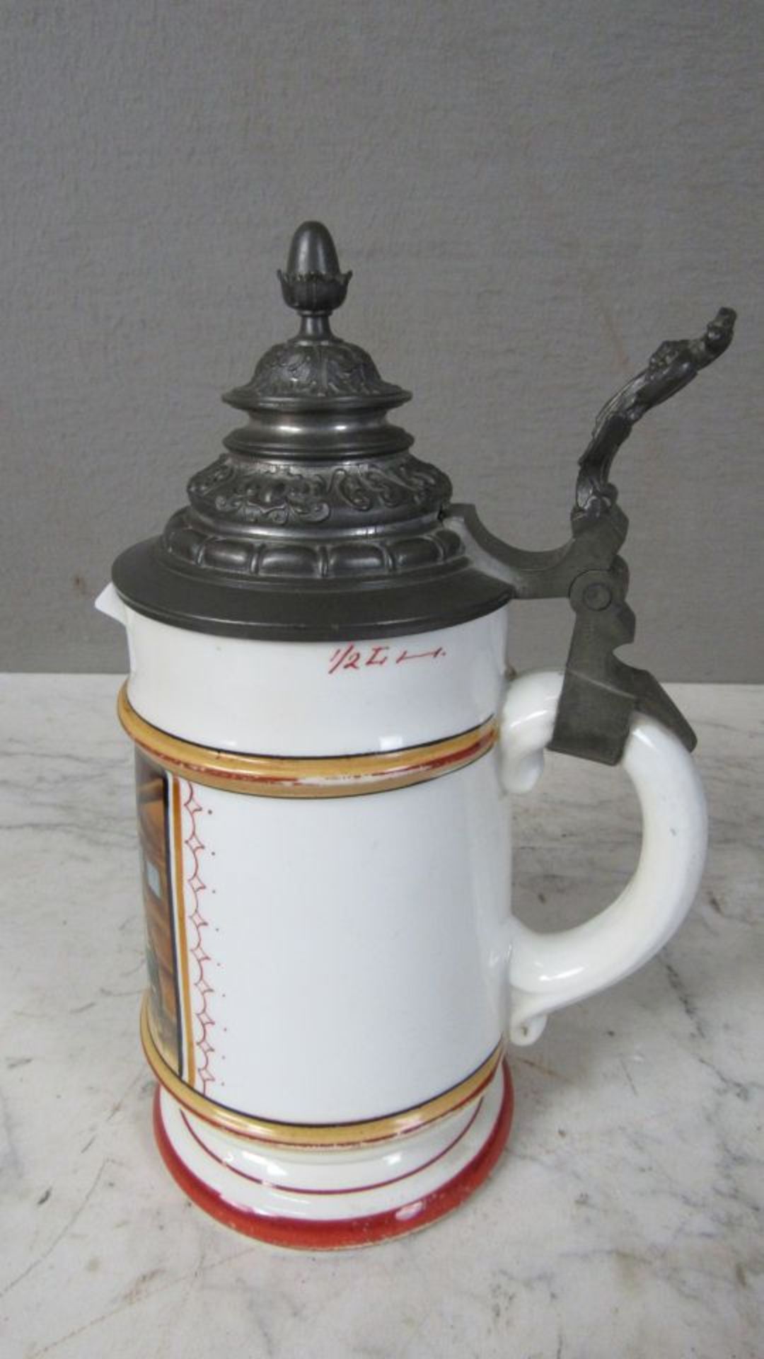 Antiker Bierkrug mit Bodenbild und - Bild 2 aus 7