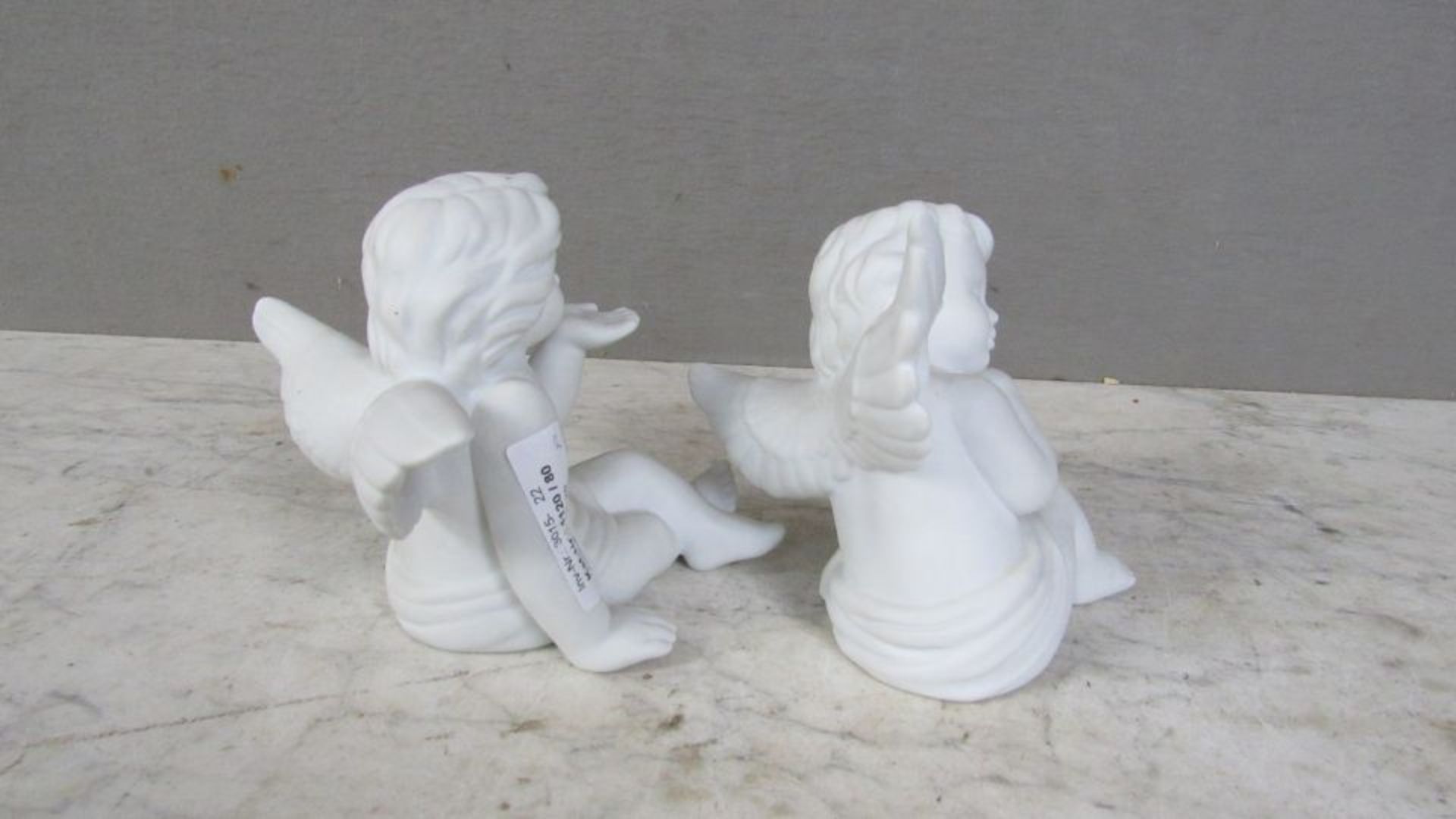 Zwei Porzellanengel sitzend 13,5cm - Bild 4 aus 7