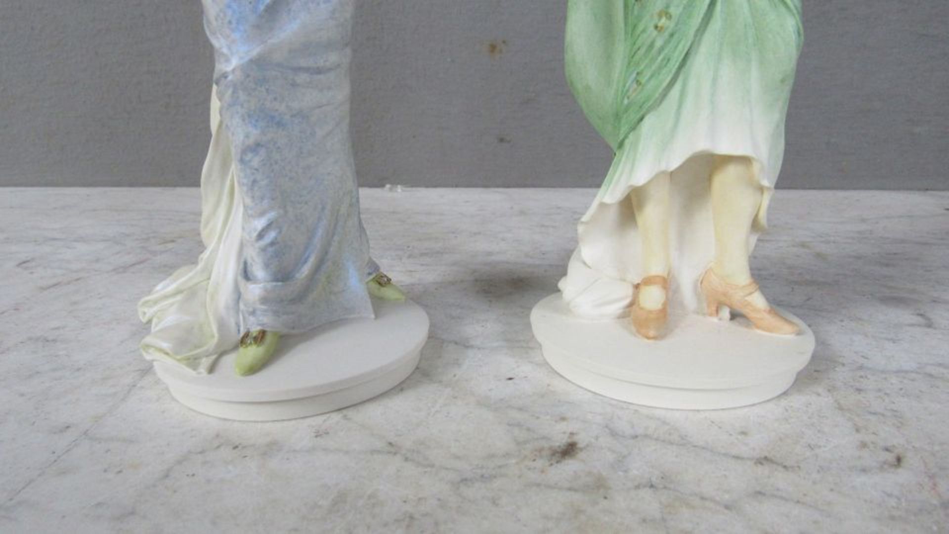 2 Porzellanfiguren Classic by Royal - Bild 5 aus 10