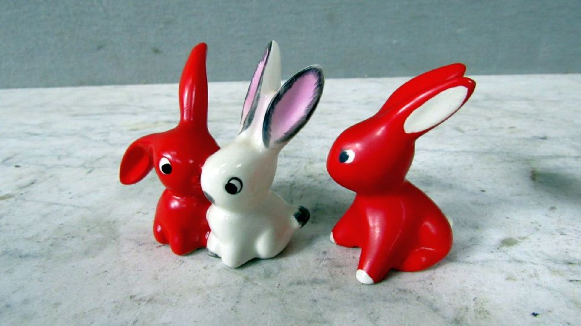 4 Porzelanfiguren Goebel Hasen bis - Bild 4 aus 6