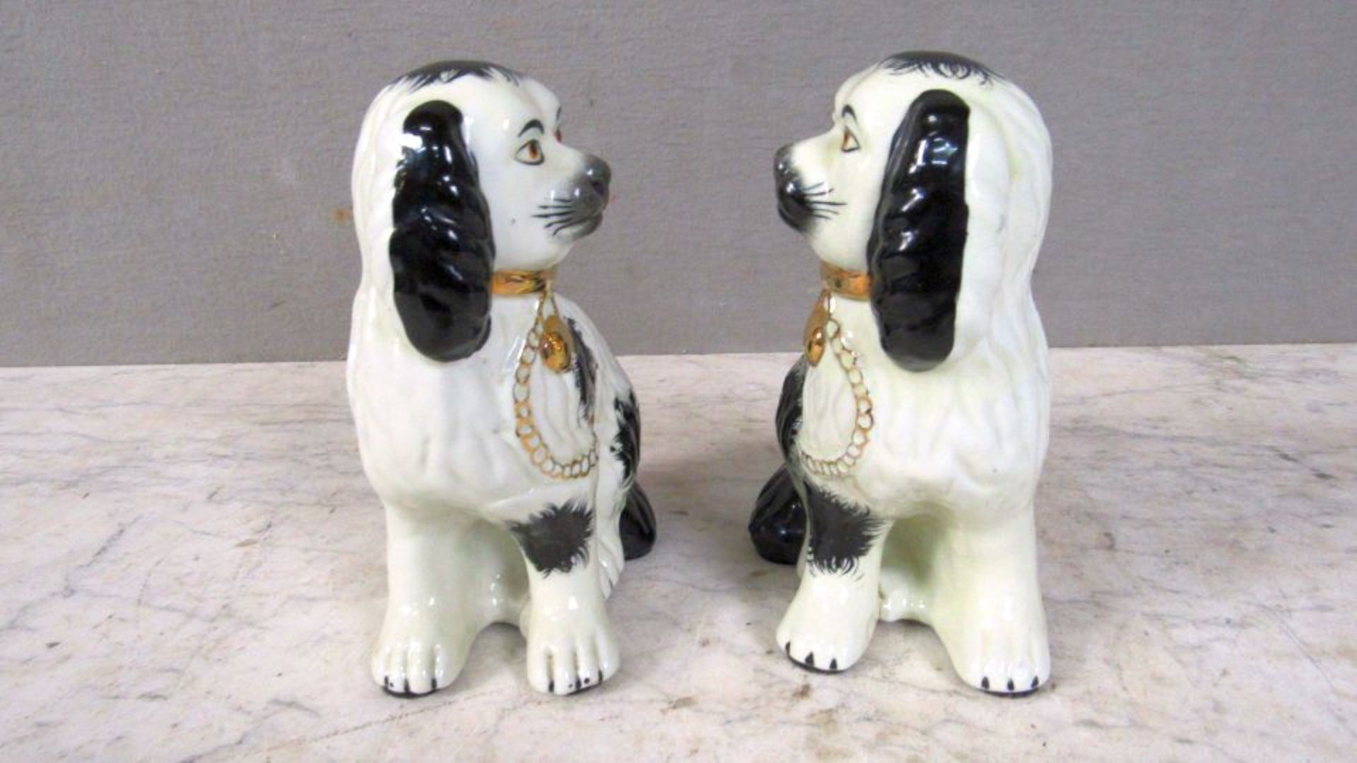 2 Porzellanfiguren Englische Puffhunde - Bild 4 aus 6