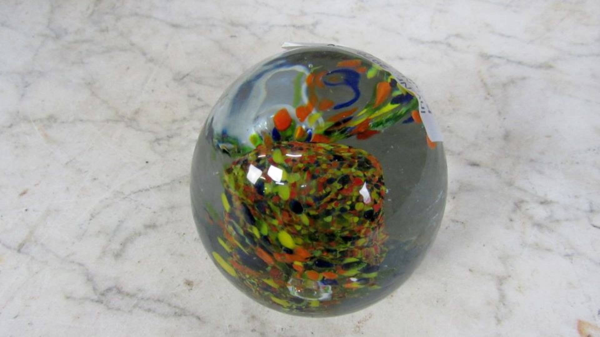 Briefbeschwerer gechipt am Rand kaum - Bild 2 aus 4