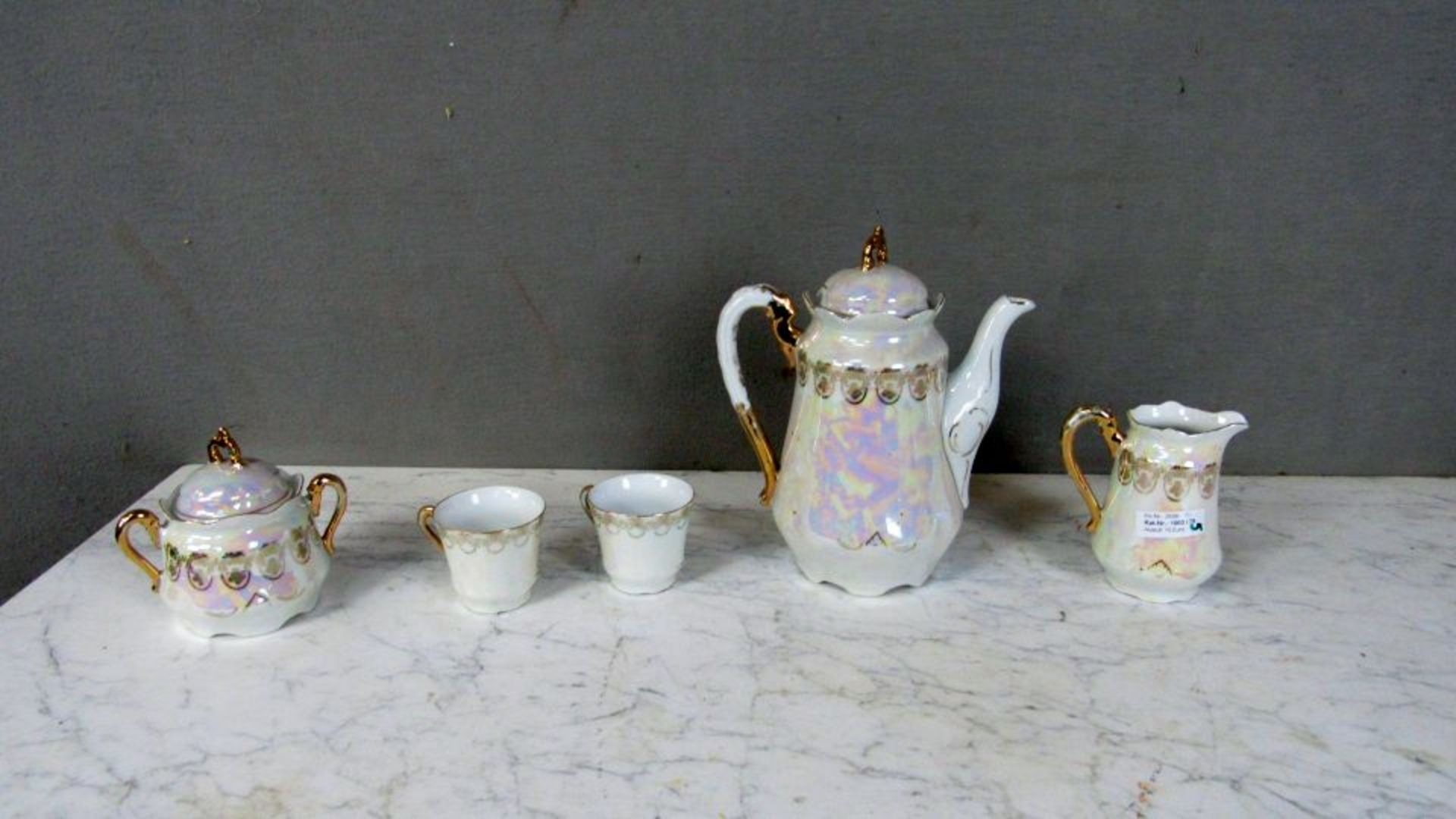 Antiker Kaffeekern irrisierend um 1900