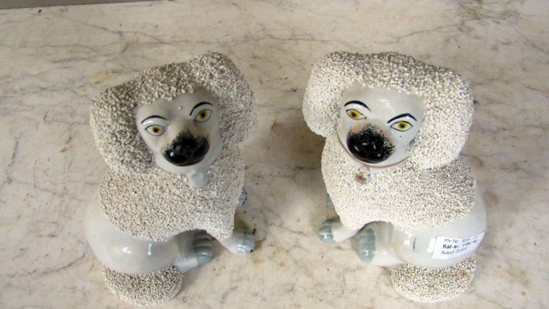 2 Porzellanfiguren Hunde Puffhunde - Bild 2 aus 7