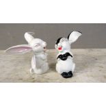 2 Porzellanfiguren lachende Hasen