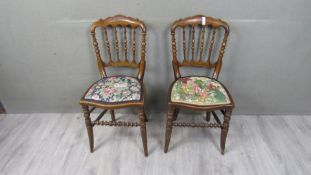 Zwei antike Stühle um 1880