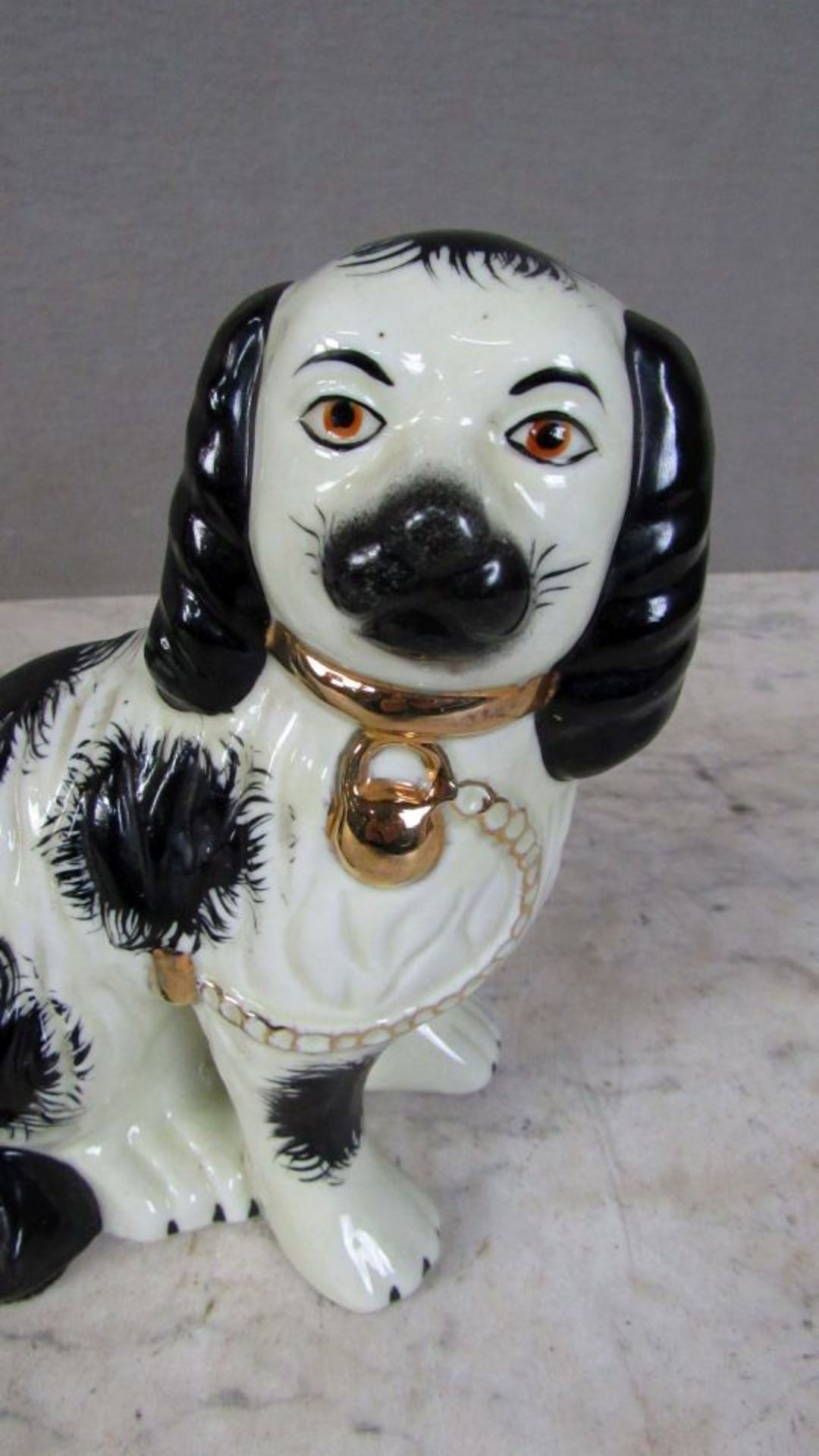 2 Porzellanfiguren Englische Puffhunde - Bild 2 aus 6