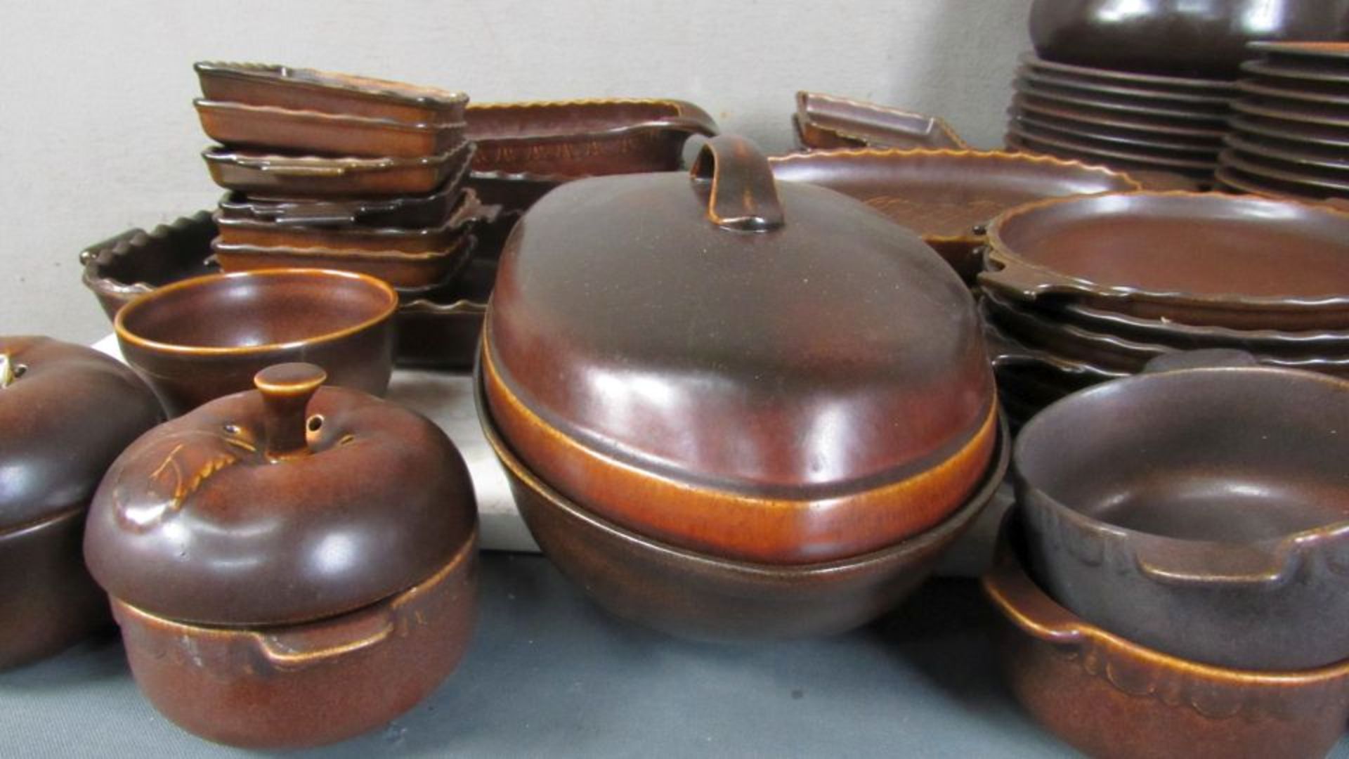 Umfangreiches Service Kartengeschirr - Bild 3 aus 9