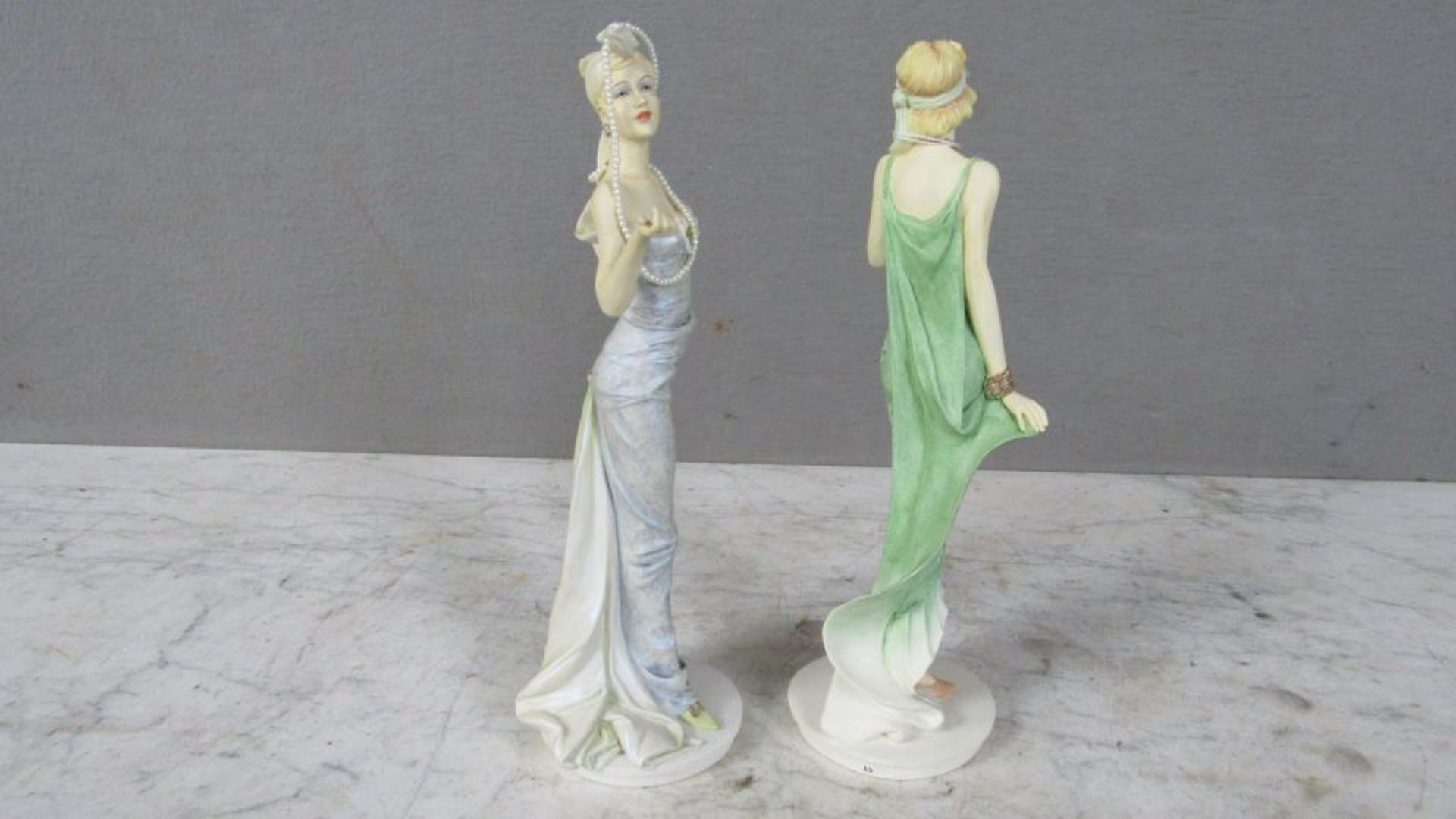 2 Porzellanfiguren Classic by Royal - Bild 6 aus 10