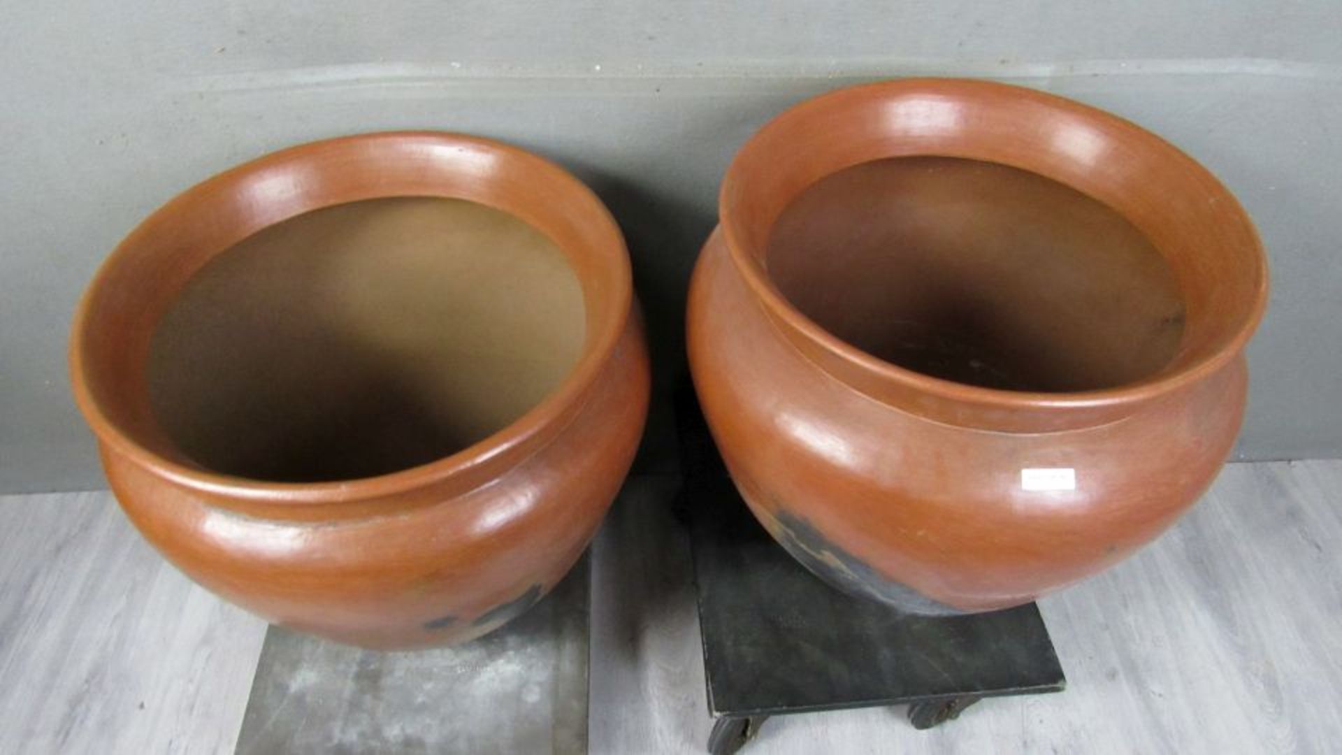 2 große Keramikgefäße 63cm hoch - Bild 4 aus 6